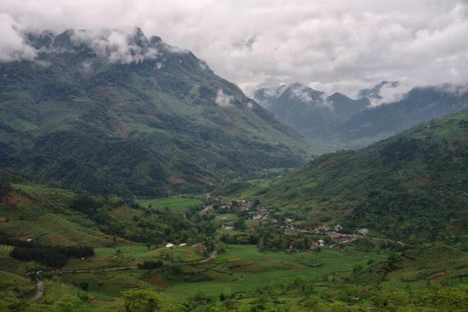 View from the Bac Sum climb over the valley