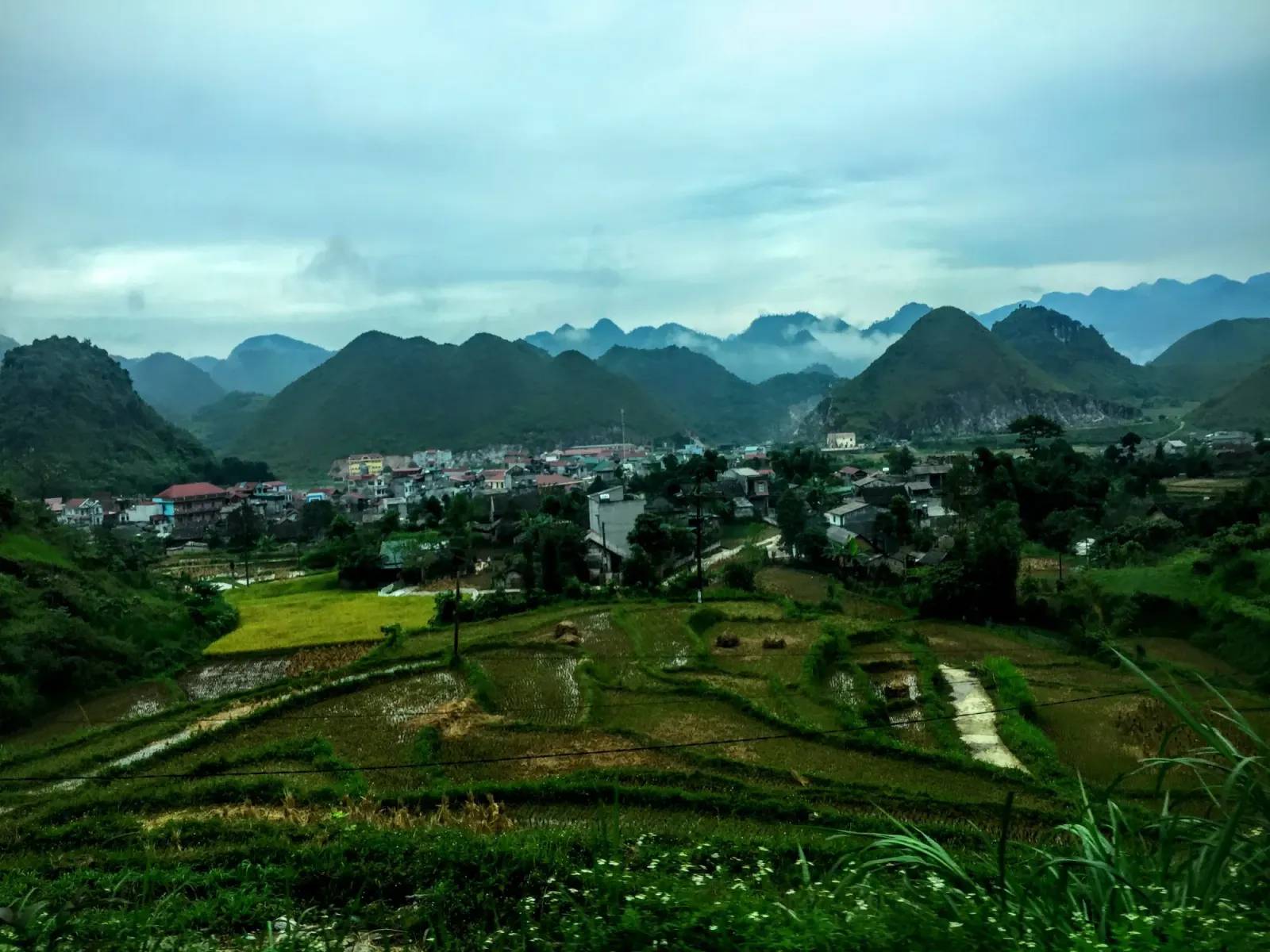 Tam Son town in its valley below the Quan Ba hills